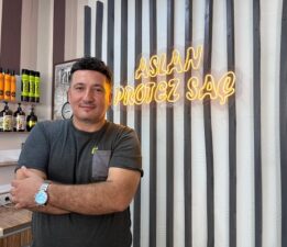 Protez Saç Uygulamaları Yükselişte: Estetik ve Psikolojik Destek Sunuyor