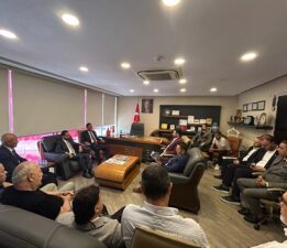 “Kırgızistan Büyükelçisi Ruslan Kazakbaev’den Uludağ OSB Başkanı Enes Çelik’e Kırgızistan Daveti”