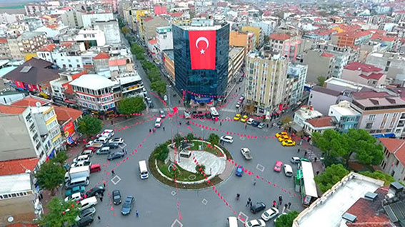 “Karabatı ilçenin sorunlarına kayıtsız kaldı!”