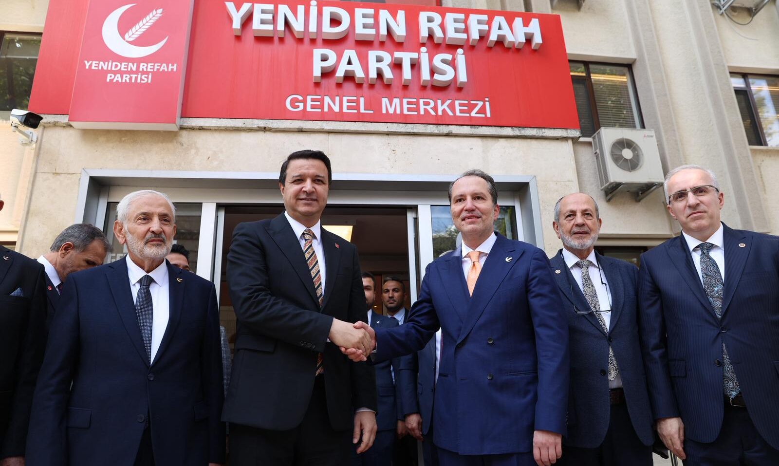 Erbakan: “İttifak gündemimizde, müzakereler sürecek”