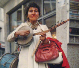 “Deli Ayten” 10 Yıl Sonra Yeniden Sahneye Dönüyor