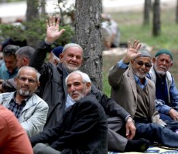 Türkiye Emeklisi Uçuruma Sürükleniyor!