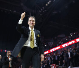 “Burada Refah Var”: Yeniden Refah Partisi’nden Tarihi Kongre Gövde Gösterisi