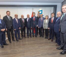 “Basının sorunlarını el birliğiyle çözeceğiz”