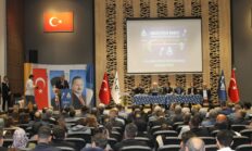 Anahtar Parti’den Karacabey’de Gövde Gösterisi! Salona Sığmayan Kongrede Yıldırım Güven Tazeledi