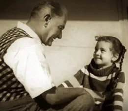 Ekol Koleji’nden “Atatürk ve Çocuk” Temalı Resim Sergisi