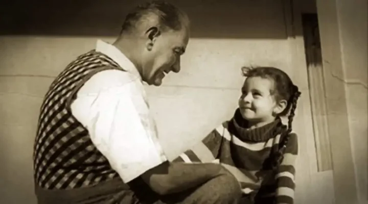 Ekol Koleji’nden “Atatürk ve Çocuk” Temalı Resim Sergisi