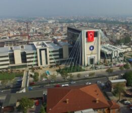 Büyükşehir’de “Koltuk Krizi” ve Virüslü Çilek Skandalı