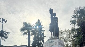 Atatürk; Cumhuriyet’tir, Türkiye’dir.