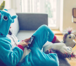 Bilgisayara Vergi Koymak, Çocuğun Geleceğine Kelepçe Vurmaktır!