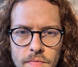 “Yeni Nesil Aktivizmin Yükselen Sesi: Enver Mutlu”