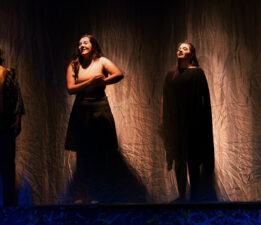 Cumhuriyet Kadınları Derneği’nden Anlamlı Tiyatro Etkinliği