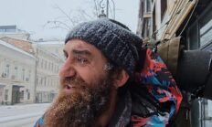 Genç Yönetmenden Yürekleri Isıtan Yolculuk: Otostopla Dünyayı Geziyor