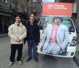 Ferdi Tayfur Anısına 3 Bin Kişiye Lokma Dağıttı: 3 Emekli Maaşını Feda Etti