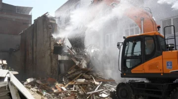 “Paramızı Aldınız, Belgeleri Verdiniz, Şimdi Yuvamızı Yıkıyorsunuz!”