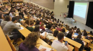 AKADEMİSYENLERİN EMEKLİLİK YAŞI 72’YE YÜKSELTİLİYOR: TBMM’YE KANUN TEKLİFİ SUNULDU