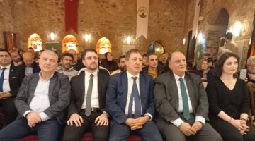 “Kararsız Seçmen Anketlerde Birinci, Gelecek Sahada Güçleniyor”