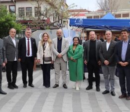 Anahtar Parti Bursa’da 200 bin ata tohumunu 2 saatte dağıttı