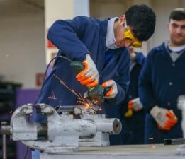 Bursa Çıraklık ve Staj Sigortası Mağdurları Derneği, Saadet Partisi’nin İftar Programında Taleplerini Gündeme Taşıdı