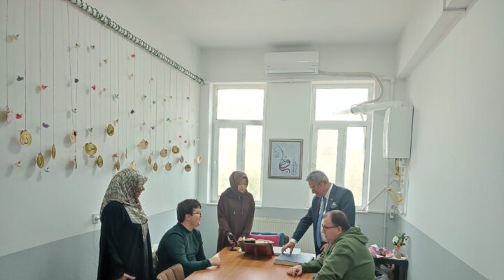 Bursa’da Görme Engelli Vatandaşlara Yönelik Kur’an Eğitimi Yerinde İncelendi