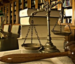 “Hukuk Eğitimi Çöküyorsa, Adalet Çöker!”