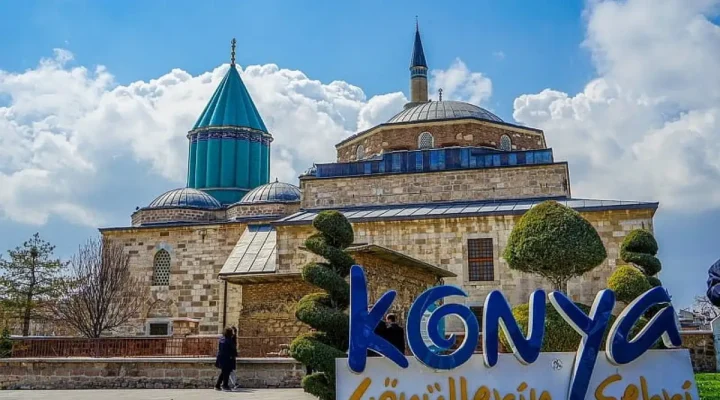 Bursa’da Konyalılar Geleneksel İftar Sofrasında Buluştu