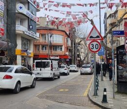 “Yanlış Otopark Uygulaması İlçeyi Kilitledi”