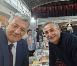 Atilla Güney ve Mustafa Balbay Bursa TÜYAP Kitap Fuarı’nda Bir Araya Geldi