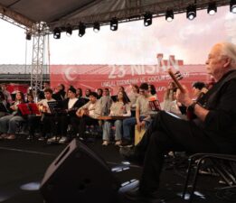 Cahit Berkay Osmangazi Meydanını Titretti