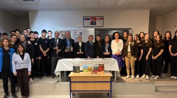 “Rumeli’ye Geçiş” Konferansı ve “Kırcaali Efsanesi” Belgeseli Gençlerle Buluştu