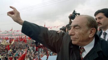 Başbuğ Türkeş’i Bursa’da Yaşatacaklar!