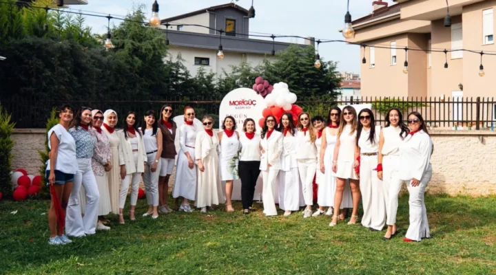 “Bugün Rengimiz Mor Değil Kırmızı”: Bursa’da Kadın Girişimciler 19 Mayıs Ruhuyla Bir Araya Geldi