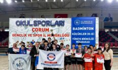 Hamdi Çalış Ortaokulu Badminton Takımları Türkiye Şampiyonasında Fark Yaratıyor