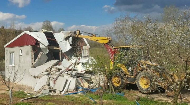 “Yıkımları Durdurun, Vatandaşı Mağdur Etmeyin”