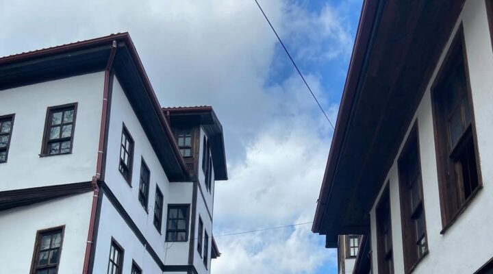 ‘Ahşabın Cazibesi’ Bursa’da izleyici ile buluşacak