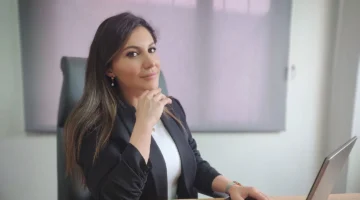 Kozmetik Dünyasında 70 Yıllık Mirasın Bilimle Buluşan Hikâyesi: Uzman Dr. Eczacı Neslihan Şahin