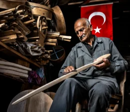 SAADET PARTİSİ BURSA’DAN ESNAF ALARMI: “HER GÜN YÜZLERCE İŞLETME KEPENK KAPATIYOR”