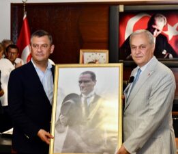 CHP’den ayrılan Gökhan Demir’den Yeni Parti çağrısı; Belediye Başkanı Şükrü Erdem’in katılımı dikkat çekti