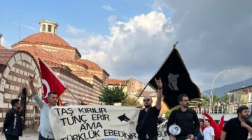 Bursa’da “Çerçeve Yasa” tepkisi: Turancı derneklerden Fomara Meydanı’na güçlü mesaj