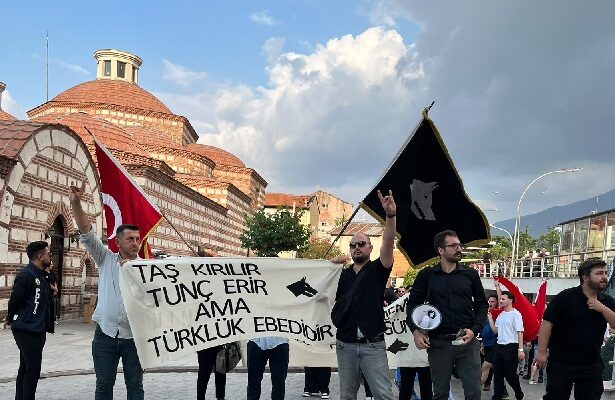 Bursa’da “Çerçeve Yasa” tepkisi: Turancı derneklerden Fomara Meydanı’na güçlü mesaj