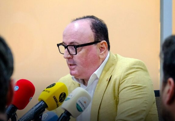 Erten Kayan’dan Gemlikspor’da yeni dönem mesajı: “Her yöneticimiz görevinde tam yetkilidir”