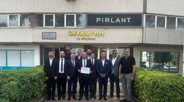 MHP Bursa’da yeni dönem: Mehmet Emin Özcanbaz mazbatasını aldı