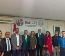 “Tarihimizin acılarını ve milli mücadelemizin şanlı zaferini unutmuyor, hafızamızı daima diri tutuyoruz”