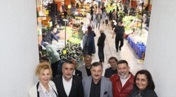 Anahtar Parti Bursa Teşkilatı Çamlıca Kapalı Pazar Alanı’nda Vatandaşlarla Buluştu