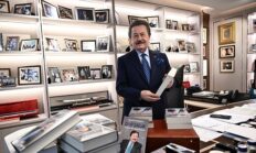 Emeklilerden Cavit Çağlar’a Vefa: “Yüz Binlerce Kişinin Yuvasında Emeği Var”