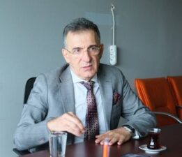 “Üniter devlet yapımız, laik Cumhuriyetimiz, millî egemenliğimiz ve tam bağımsızlığımız pazarlık konusu yapılamaz”
