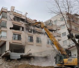 “Vatandaş Kurumlar Arasındaki Çelişkinin Ortasında Kalıyor”