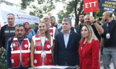 EMEKÇİNİN SESİ KOCAELİ’DEN YÜKSELDİ! KADEME-FED MEYDANLARDAN SESLENDİ: “SÖZ DEĞİL, ÇÖZÜM TAKVİMİ İSTİYORUZ!”